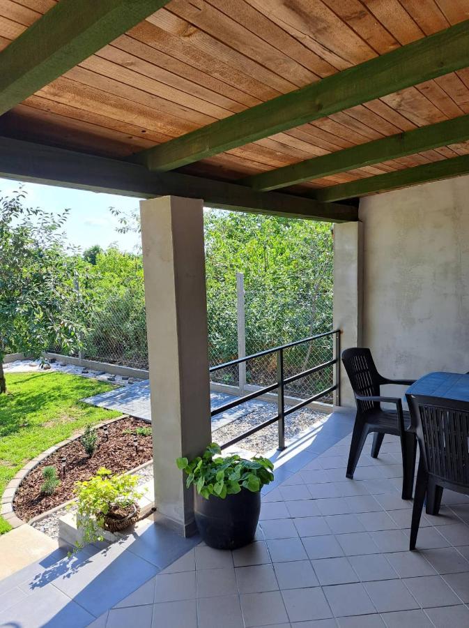 Grapeline Guesthouse Chotin Dış mekan fotoğraf